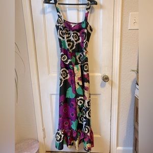 Kimchi & blue bold, retro-style floral maxi dress. 100% silk. Size 8.